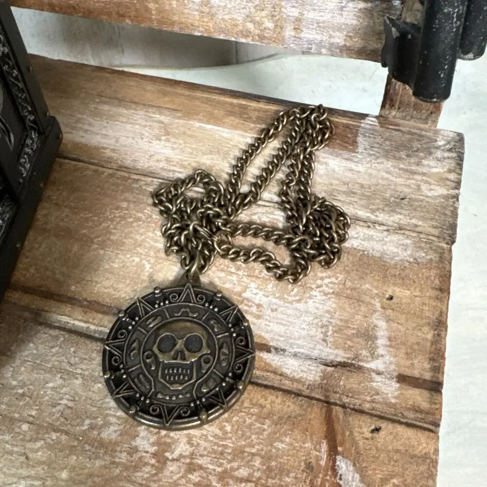 Disney Pirates Of The Caribbean At Worlds End Treasure Chest With Coin Ornament